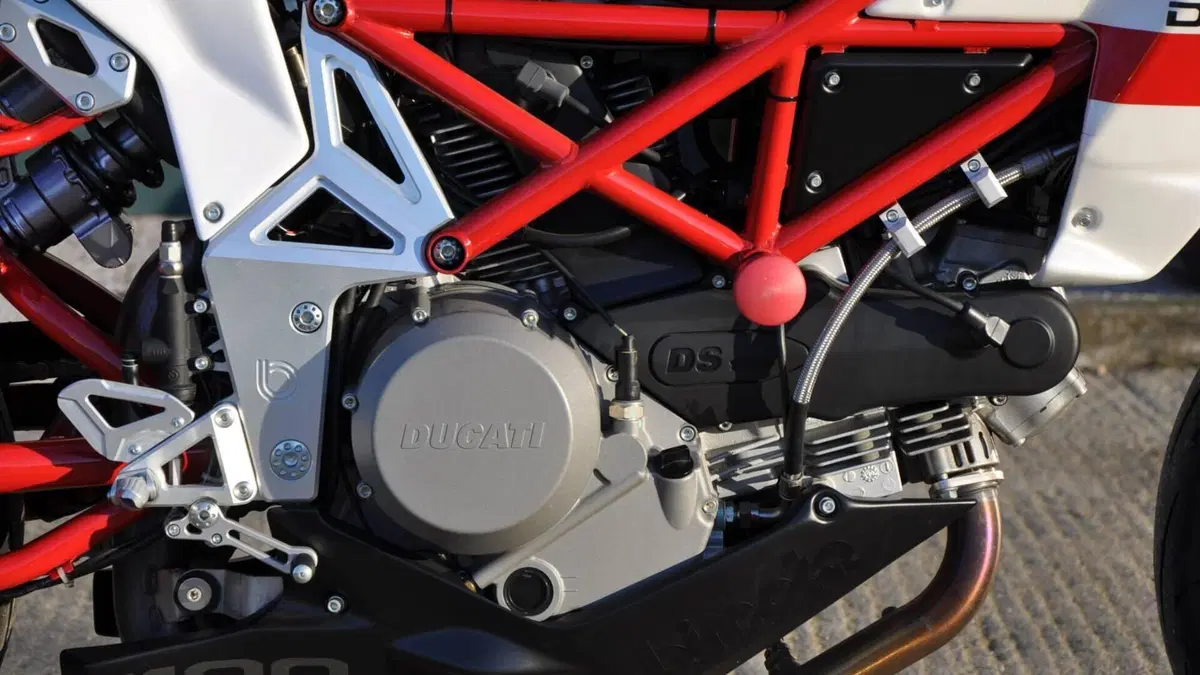 Bimota DB6 Delirio E (2006 - 15)  (4)