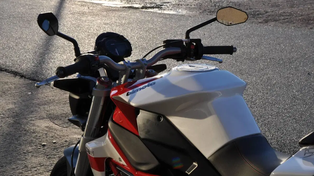Bimota DB6 Delirio E (2006 - 15)  (10)