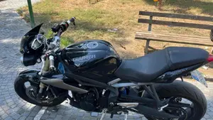 Triumph Street Triple (2013)  (6)