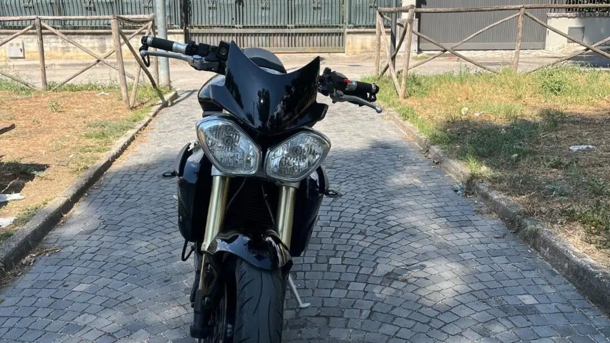 Triumph Street Triple (2013)  (10)