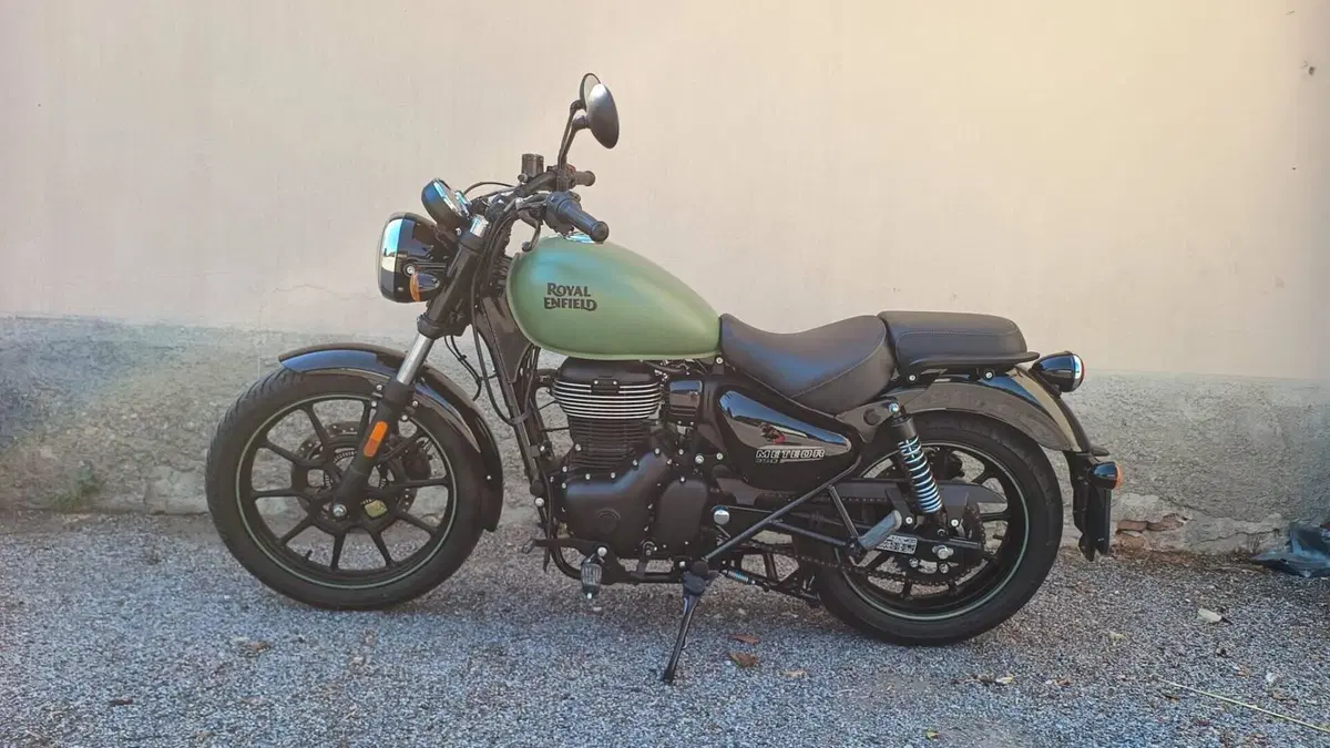 Royal Enfield Meteor 350 (2021 - 26)  (2)