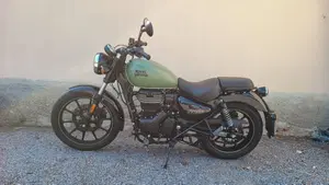 Royal Enfield Meteor 350 (2021 - 26)  (2)