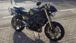 Triumph Street Triple (2007 - 12)  (4)