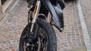 Moto Guzzi V85 TT (2021 - 23)  (3)