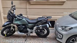 Moto Guzzi V85 TT (2021 - 23)  (4)