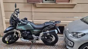 Moto Guzzi V85 TT (2021 - 23)  (5)