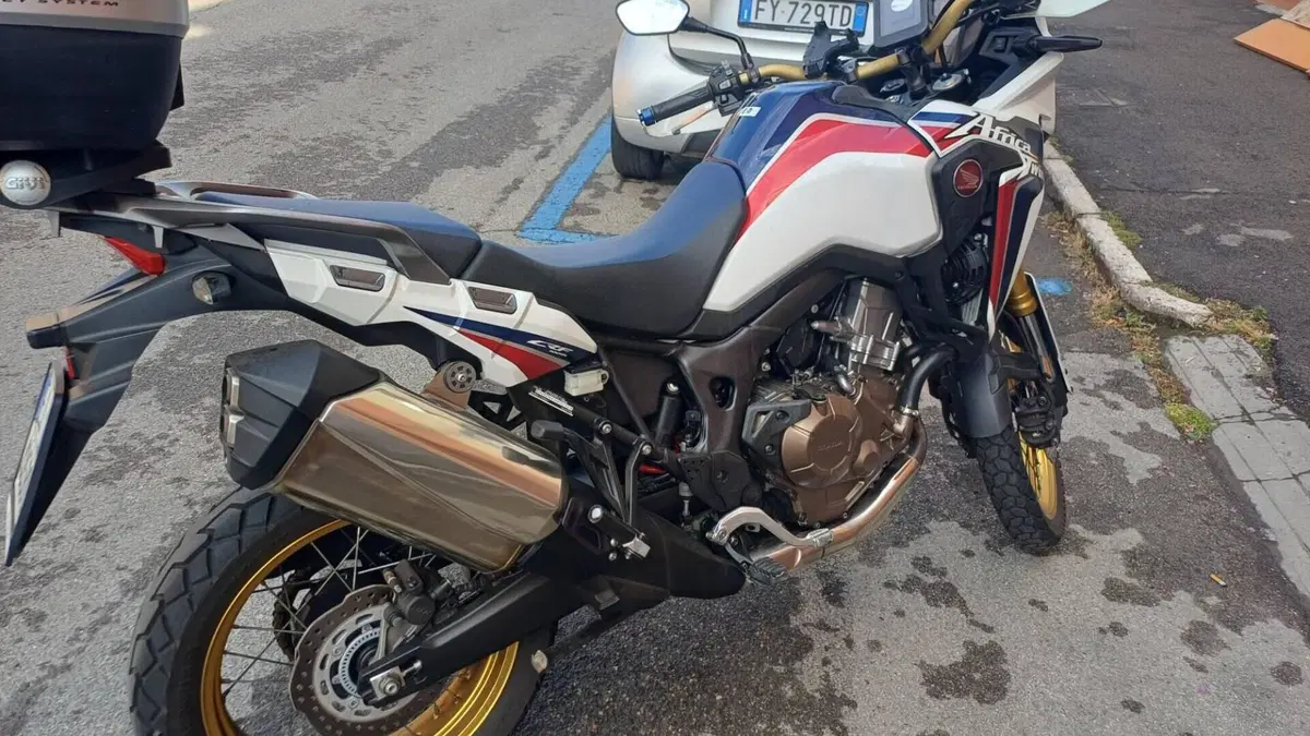 Honda Africa Twin CRF 1000L (2016 - 17)  (2)