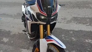 Honda Africa Twin CRF 1000L (2016 - 17)  (6)