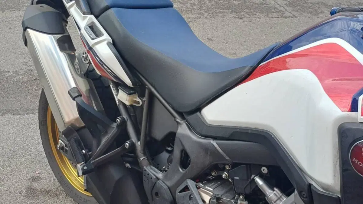 Honda Africa Twin CRF 1000L (2016 - 17)  (12)
