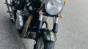 Triumph Thruxton 900 (2004 - 15)  (2)