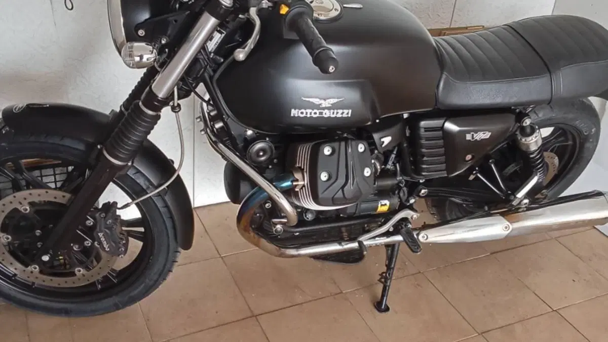 Moto Guzzi V7 Special (2012 - 14)  (6)