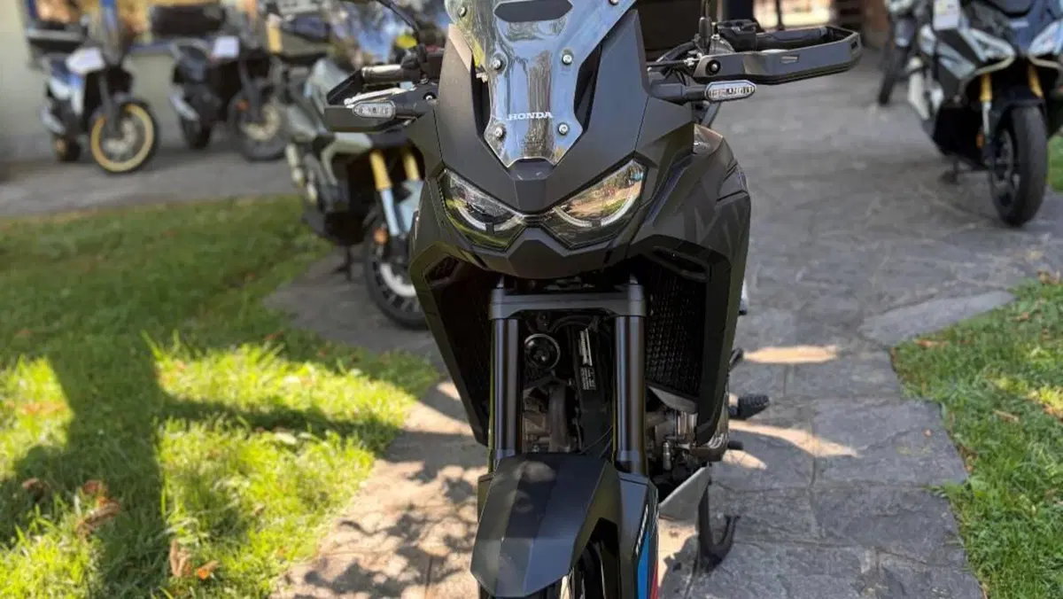 Honda Africa Twin CRF 1100L (2022 - 23)  (3)