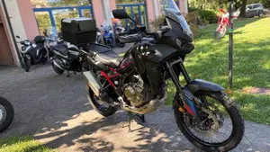 Honda Africa Twin CRF 1100L (2022 - 23)  (4)