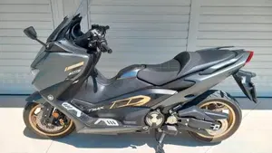 Yamaha T-Max 560 Tech Max (2021)  (2)