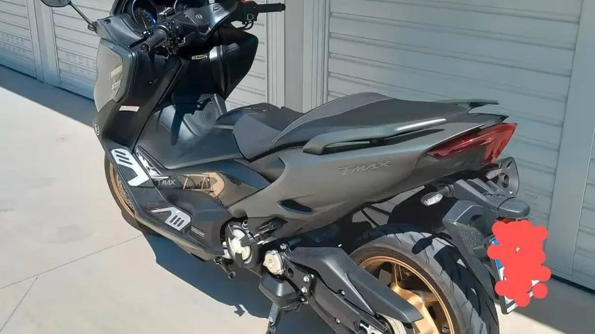 Yamaha T-Max 560 Tech Max (2021)  (4)