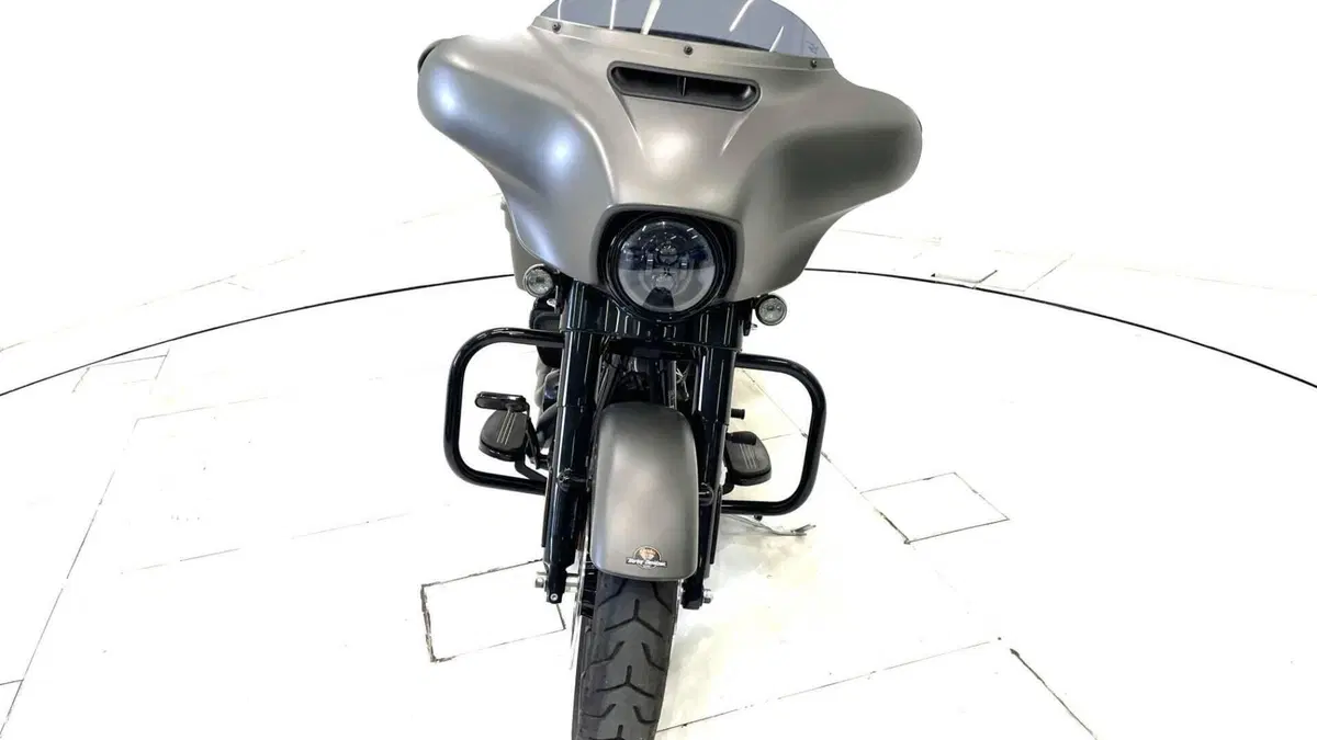 Harley-Davidson 114 Street Glide (2017)  (2)