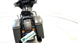 Harley-Davidson 114 Street Glide (2017)  (4)