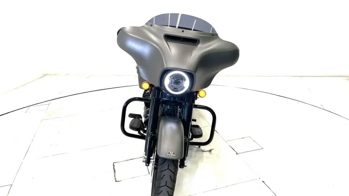 Harley-Davidson 114 Street Glide (2017)  (15)