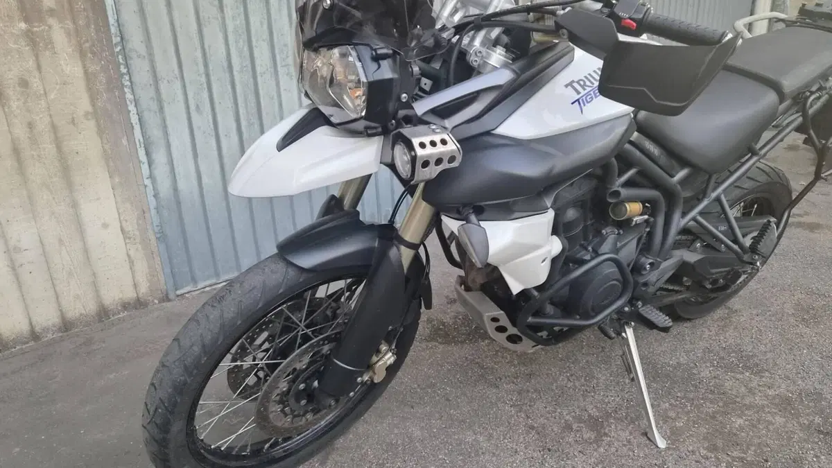 Triumph Tiger 800 XC ABS (2010 - 14)  (3)
