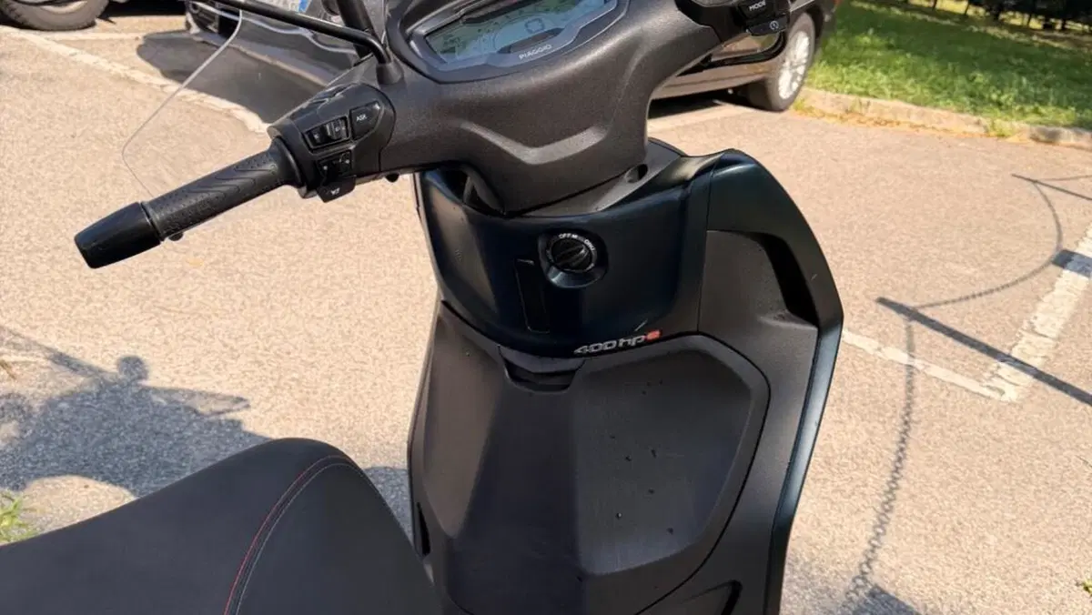 Piaggio Beverly 400 ABS-ASR (2021 - 24)  (2)