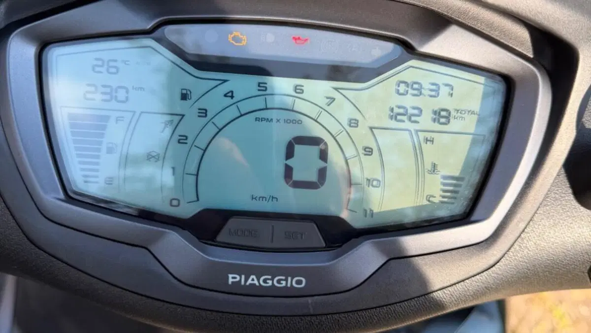 Piaggio Beverly 400 ABS-ASR (2021 - 24)  (4)