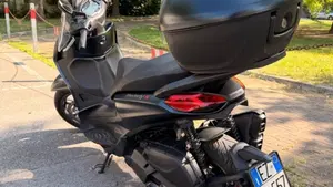 Piaggio Beverly 400 ABS-ASR (2021 - 24)  (6)