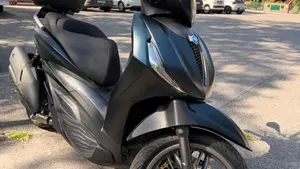 Piaggio Beverly 400 ABS-ASR (2021 - 24)  (8)
