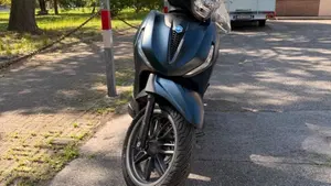 Piaggio Beverly 400 ABS-ASR (2021 - 24)  (9)