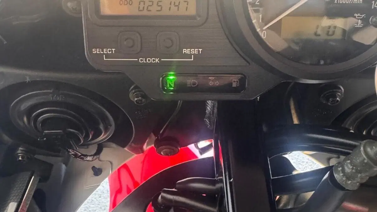 Yamaha YZF R1 (1998 - 99)  (13)