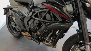 MV Agusta Brutale 800 R (2023 - 25)  (11)