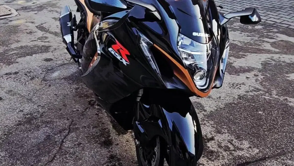 Suzuki GSX 1300 R Hayabusa GP Edition (2022 - 23)  (2)