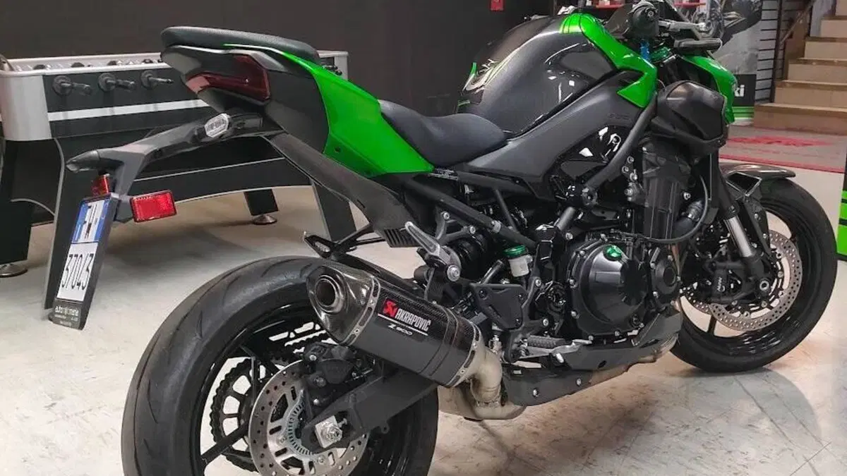 Kawasaki Z 900 (2025 - 26)  (3)