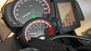 Bmw F 800 R (2015 - 16)  (7)