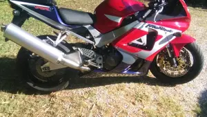 Honda CBR 900 RR Fireblade (2000 - 01)  (2)