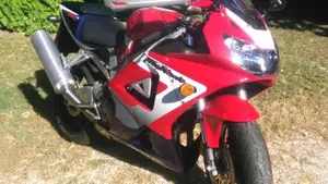 Honda CBR 900 RR Fireblade (2000 - 01)  (3)