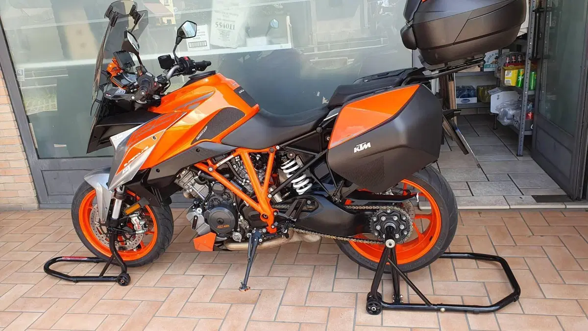 KTM 1290 Super Duke GT ABS (2016 - 18)  (2)