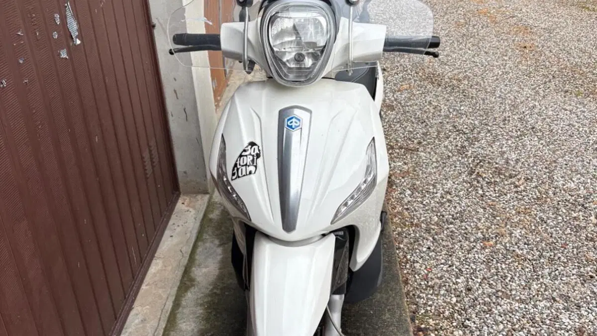 Piaggio Beverly 125 S i.e. (2010 - 17)  (2)
