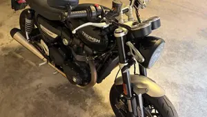 Triumph Speed Twin 1200 (2021 - 24)  (2)