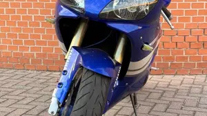 Yamaha YZF R1 (2000 - 01)  (2)