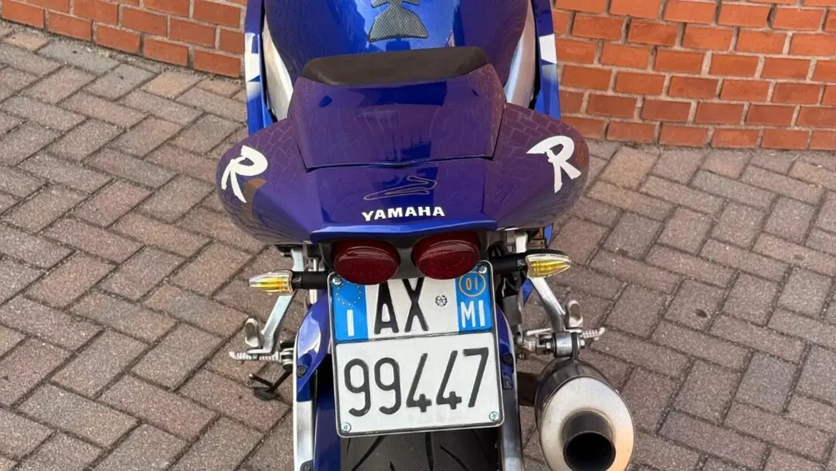 Yamaha YZF R1 (2000 - 01)  (3)