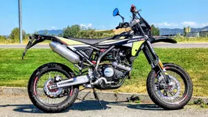 Fantic Motor XMF 125 Motard Performance 4T (2023 - 24)  (3)