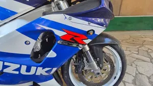 Suzuki GSX R 750 (1999 - 03)  (9)