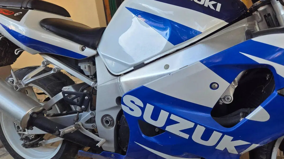 Suzuki GSX R 750 (1999 - 03)  (10)