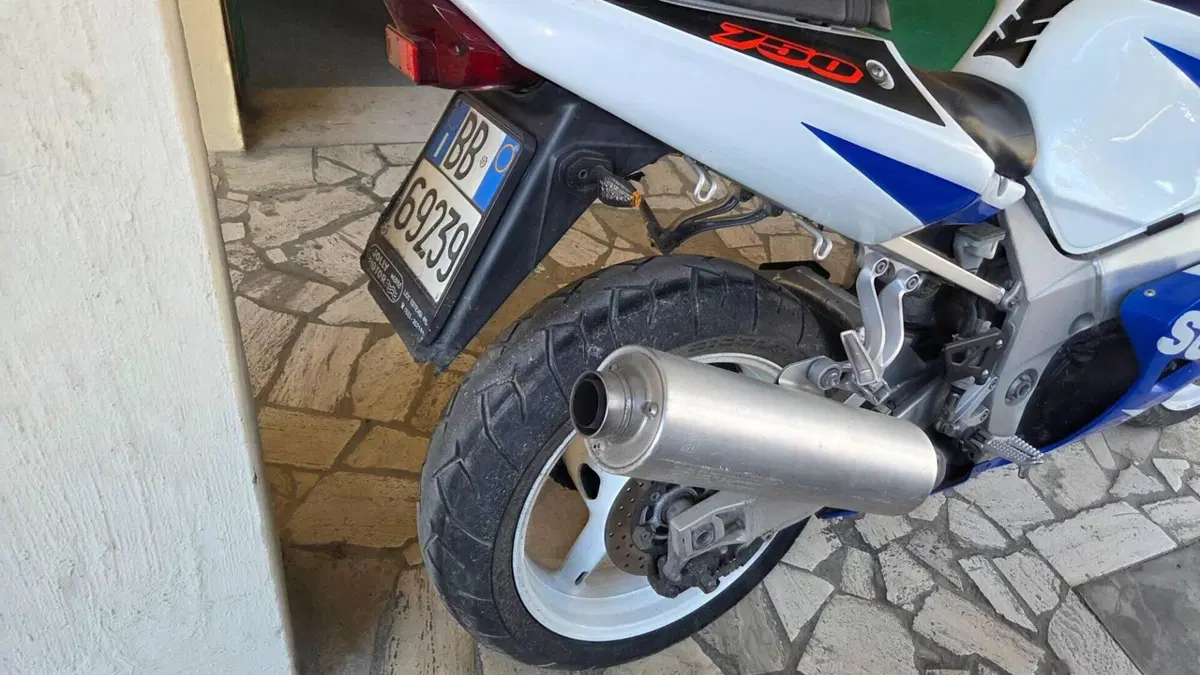 Suzuki GSX R 750 (1999 - 03)  (11)