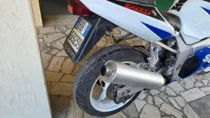 Suzuki GSX R 750 (1999 - 03)  (11)