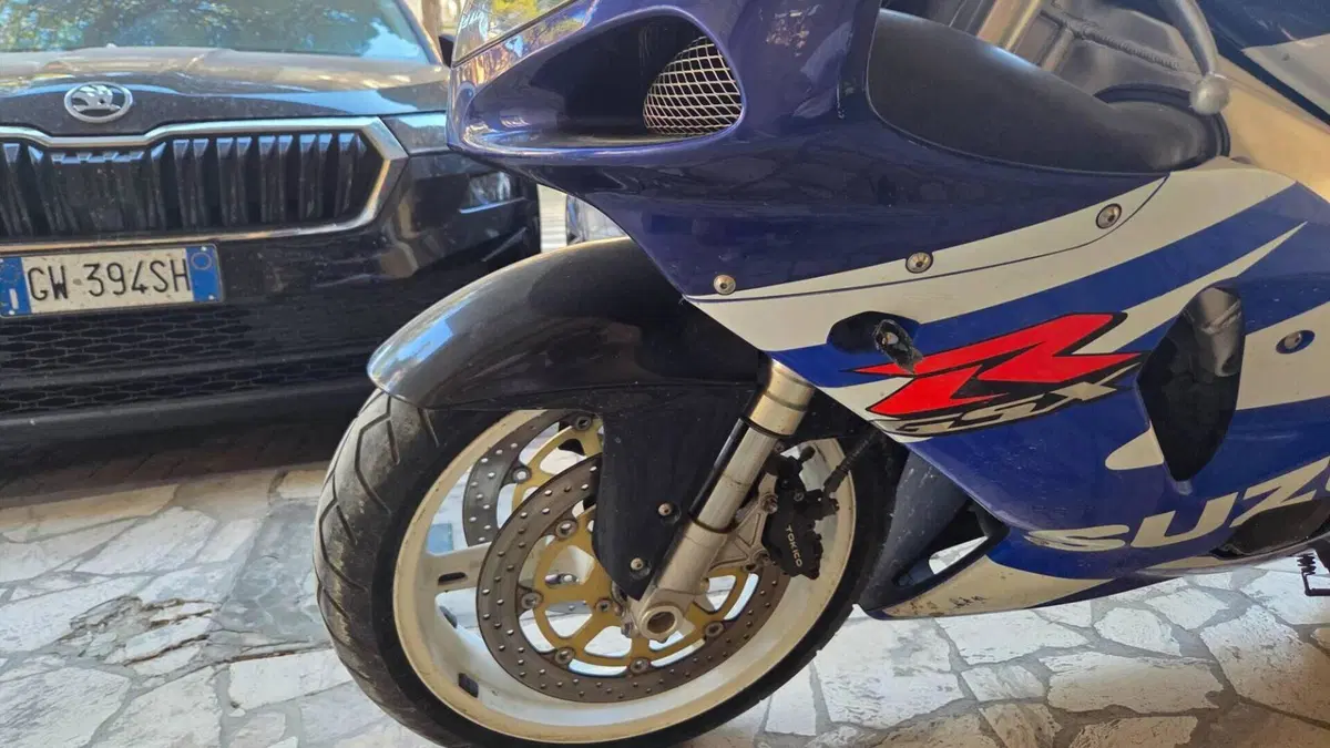 Suzuki GSX R 750 (1999 - 03)  (13)