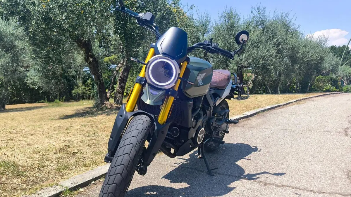 Moto Morini SEIEMMEZZO SCR (2022 - 26)  (3)