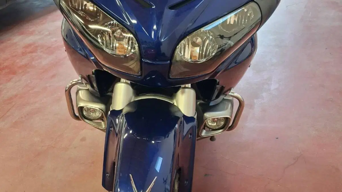 Honda GL 1800 Gold Wing (2012 - 17)  (2)