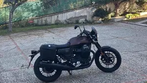 Moto Guzzi V7 III Stone Night Pack (2019 - 20)  (3)