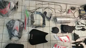 Aprilia Tuono V4 Factory (2015 - 17)  (4)